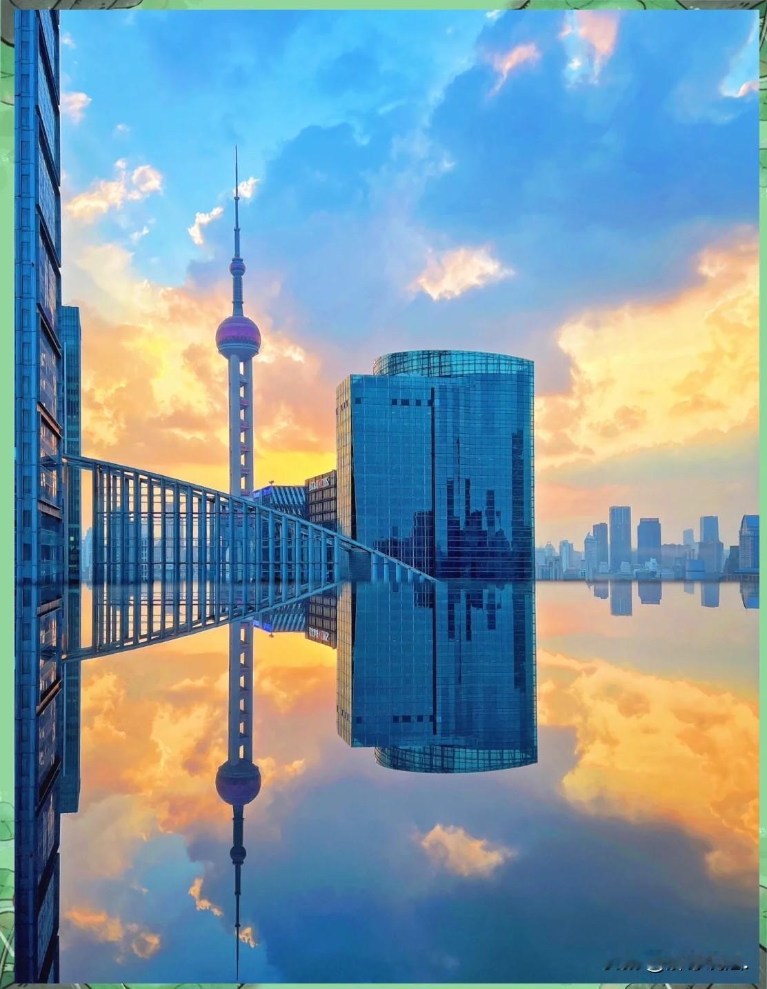 上海，女子带着60岁老母亲，坐了20多个小时飞机，花上万元入住了一家豪华酒店，本