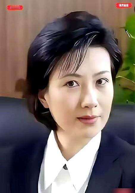 海军大校军衔，金鹰华鼎提名拿到手软，这位“零绯闻”演员，怎么就消失了？

最近好