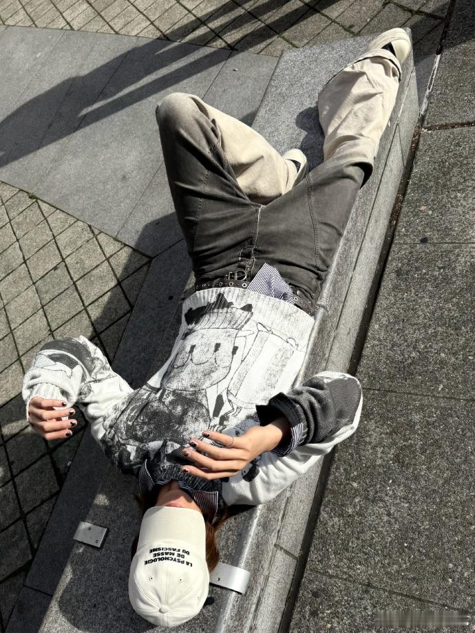 徐明浩这个酷 徐明浩这个酷，看到这样的徐明浩，，我也真的是非常的心动，我感觉他走