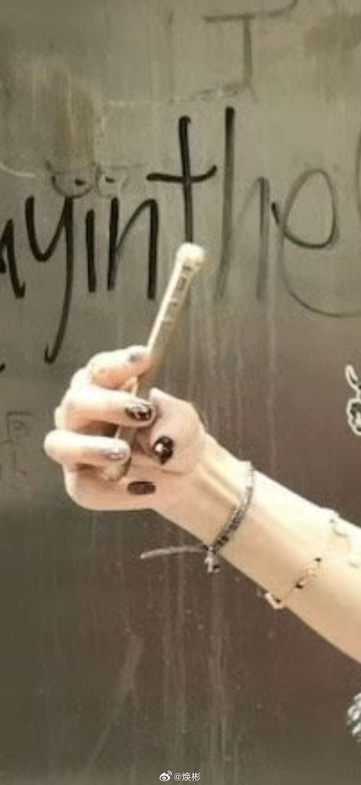 刷到一个好看的小姐姐还在用home键iPhone！ 