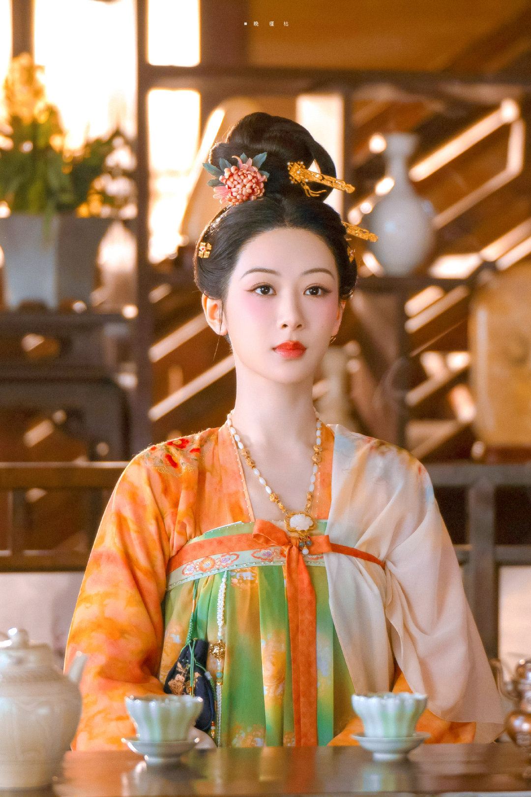 杨紫[超话]杨紫黄梓瑕 [心]杨紫簪中录 我将玫瑰藏于身后，等待随时与你邂逅落幕