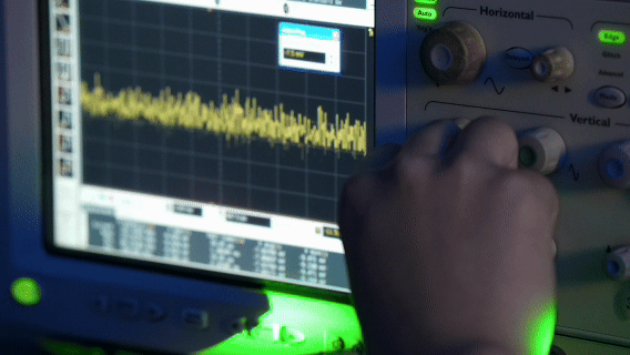 80岁仍追逐光影：科技巨匠的坚守与梦想