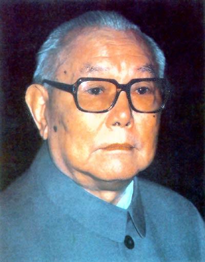 主席盛赞！李先念被誉“不下马的将军”，句句见真章
 
李先念文武兼备、功勋卓著，
