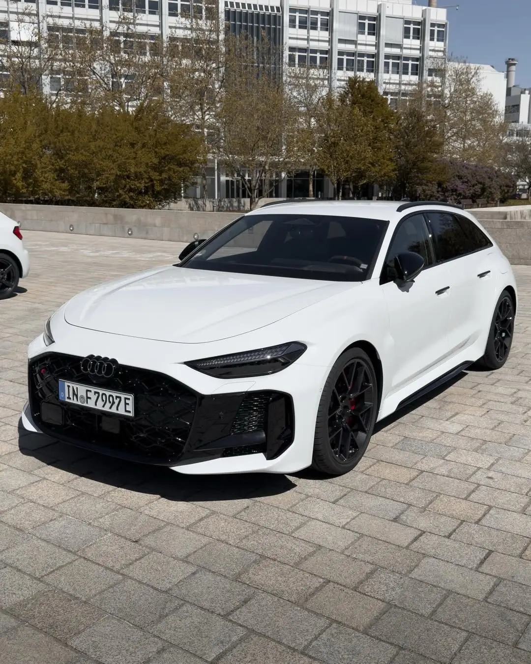 全新奥迪RS5 Avant 白色 你觉得怎么样？