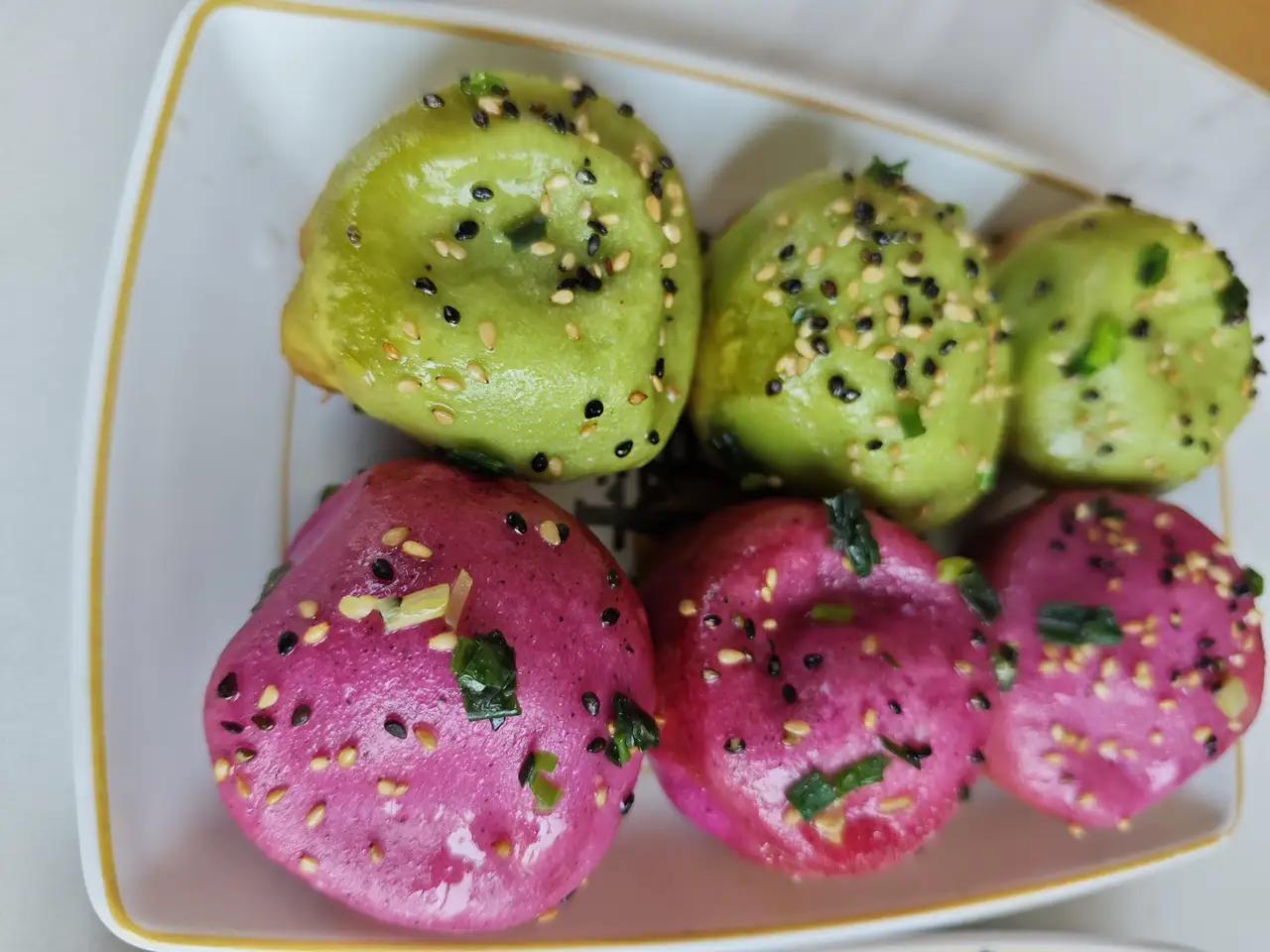 杭州美食对我有着致命的诱惑，无论是绍兴的醉蟹还是下渚湖的鱼汤饭，以及良渚文化村的