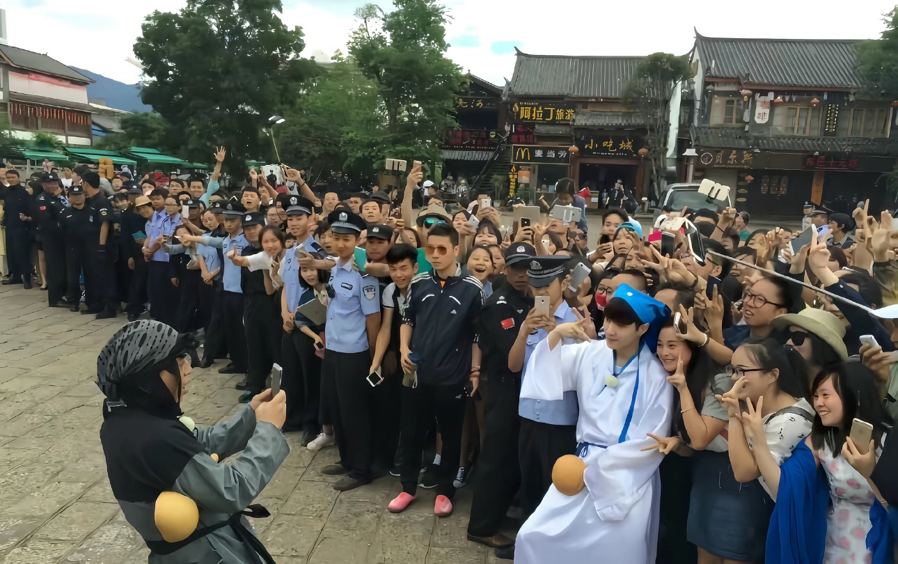 这是真小神仙掉落凡间 跟周边不是一个次元的