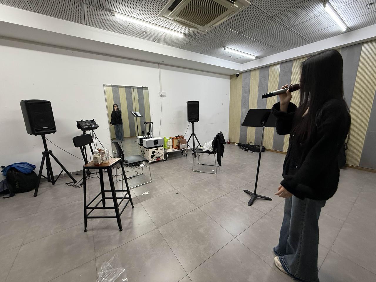 请你谱曲：
杭州之春（全押ang韵版）

主歌1
孤山梅鹤同赏
钱塘樱雪满江
太