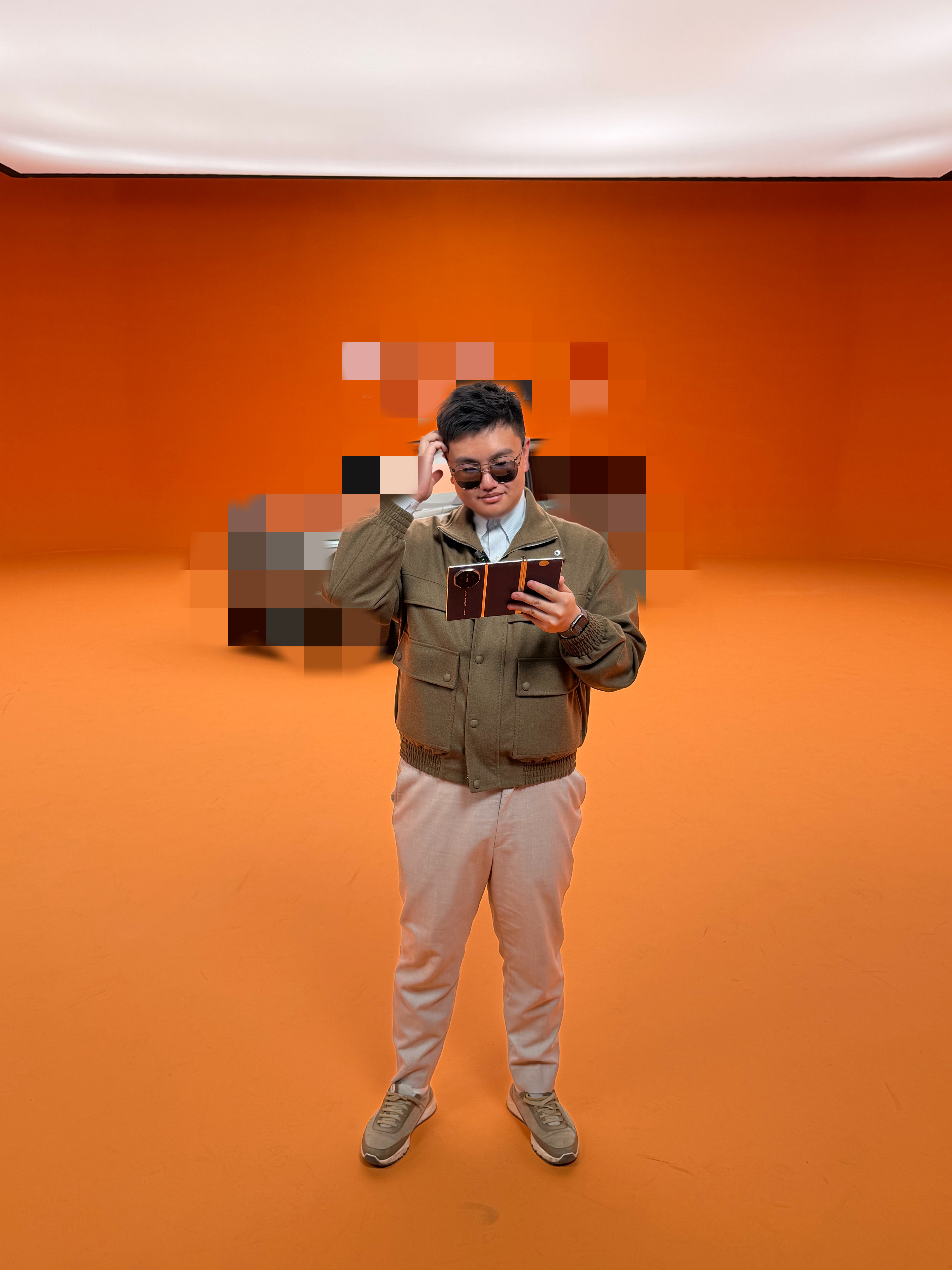 今天签了500万保密协议。来看某豪华suv。没法线下看球不是，我怎么一忙完开直播