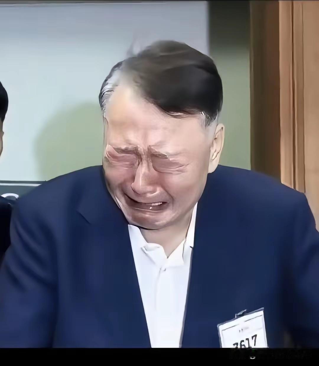 看看韩国前总统沦为3617号囚犯，当初有多风光，现在就多狼狈。现总统的好时光也是