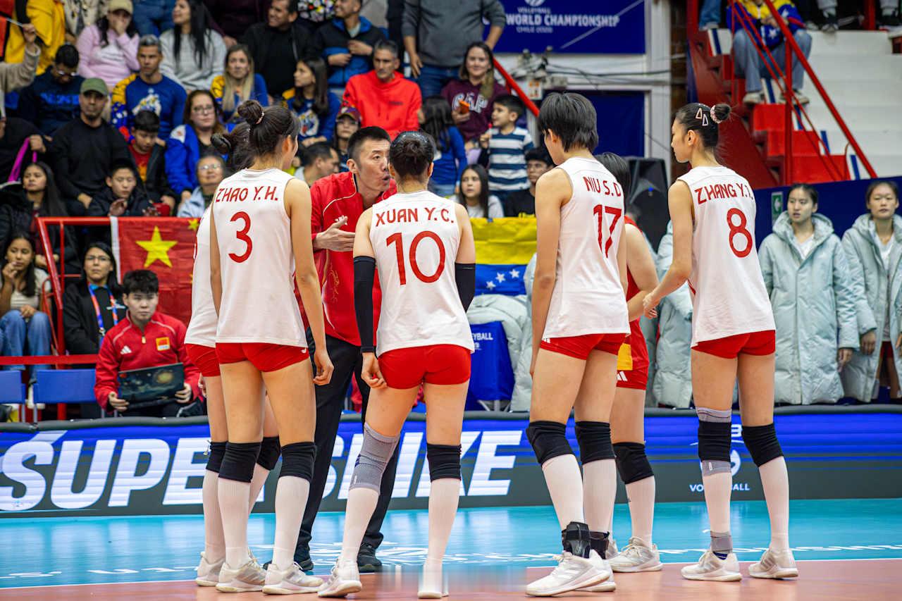 【2026U17女排世锦赛 小组赛：中国队3-0委内瑞拉】北京时间8月9日上午，