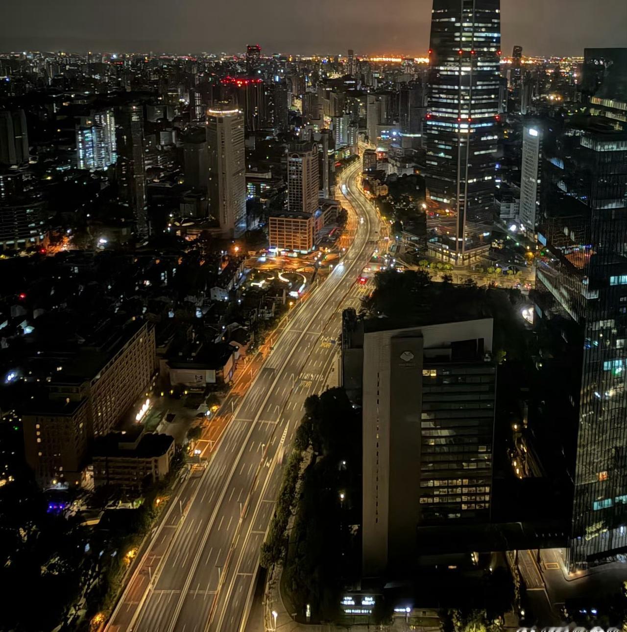 展轩 zx展轩攒了一点秋天的碎片
𝒯𝒽𝓮 𝓈𝓊𝓃𝓈𝓮𝓉 𝓈?