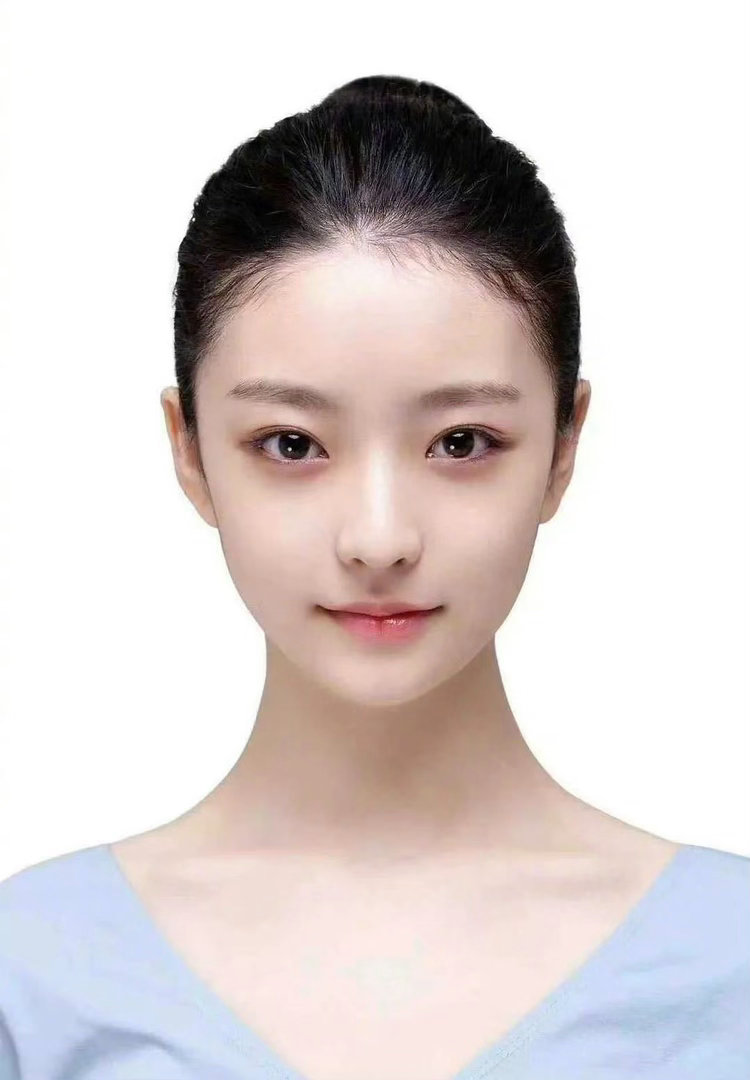 杨舒伊第一部戏就搭白鹿和丞磊看莫离一眼就看中了女二，原来就是当年大出圈的最美证件