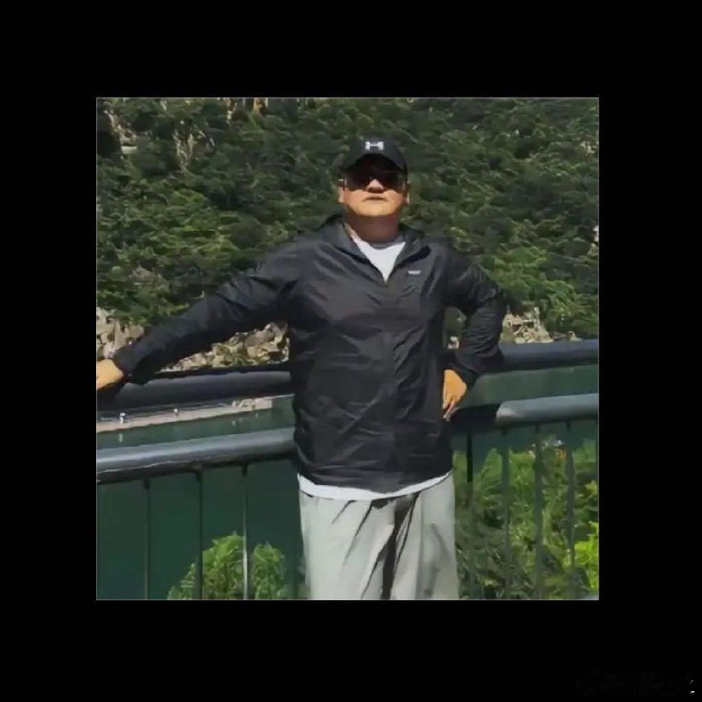 平潭发展在考虑再三后，它有二波的2波的判断就是与合富中国的分离，2层异动下的合富