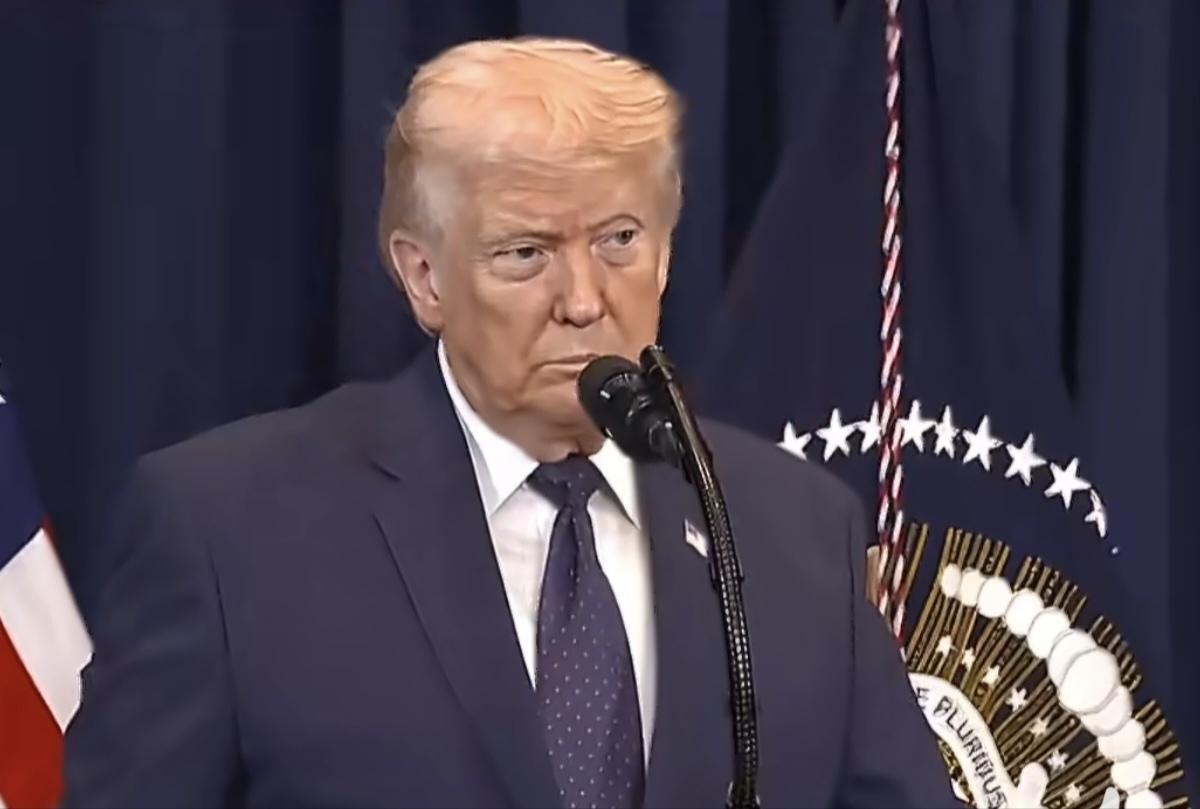 川普再表态：美国在对伊朗的战争中处于绝对“有利地位”，将重点关注霍尔木兹海峡局势