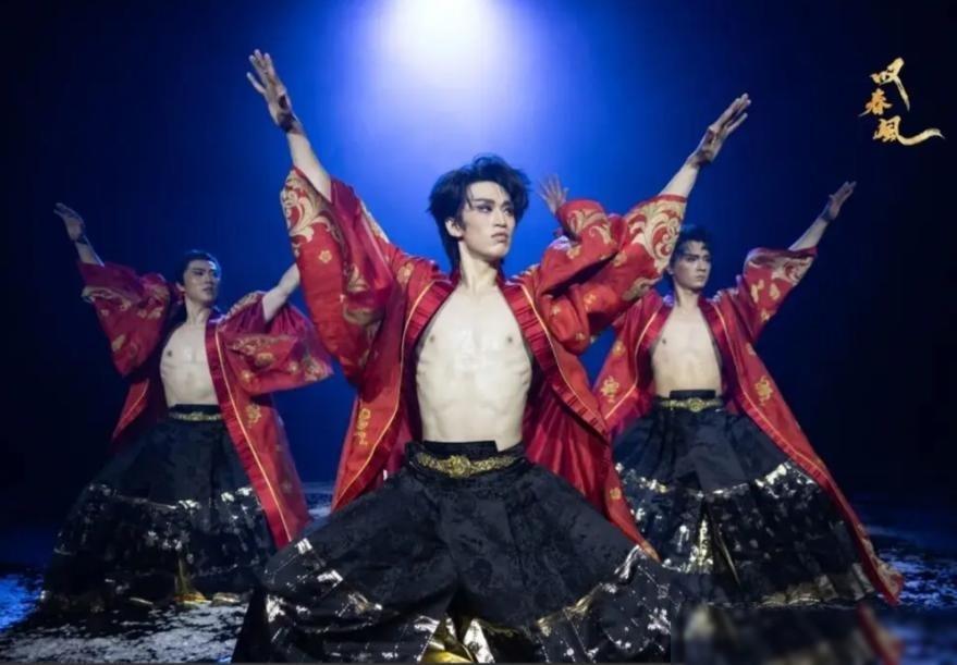 “公狗剧场”是“她经济”的胜利，还是资本的又一次精准收割？据艾媒咨询数据显示，国