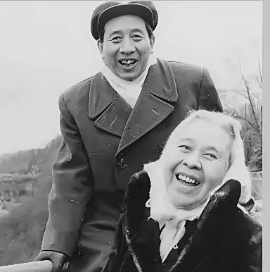 1986年，北京，丁玲走了，临终前最放心不下老伴陈明，特意嘱咐旁人：“给他再找个