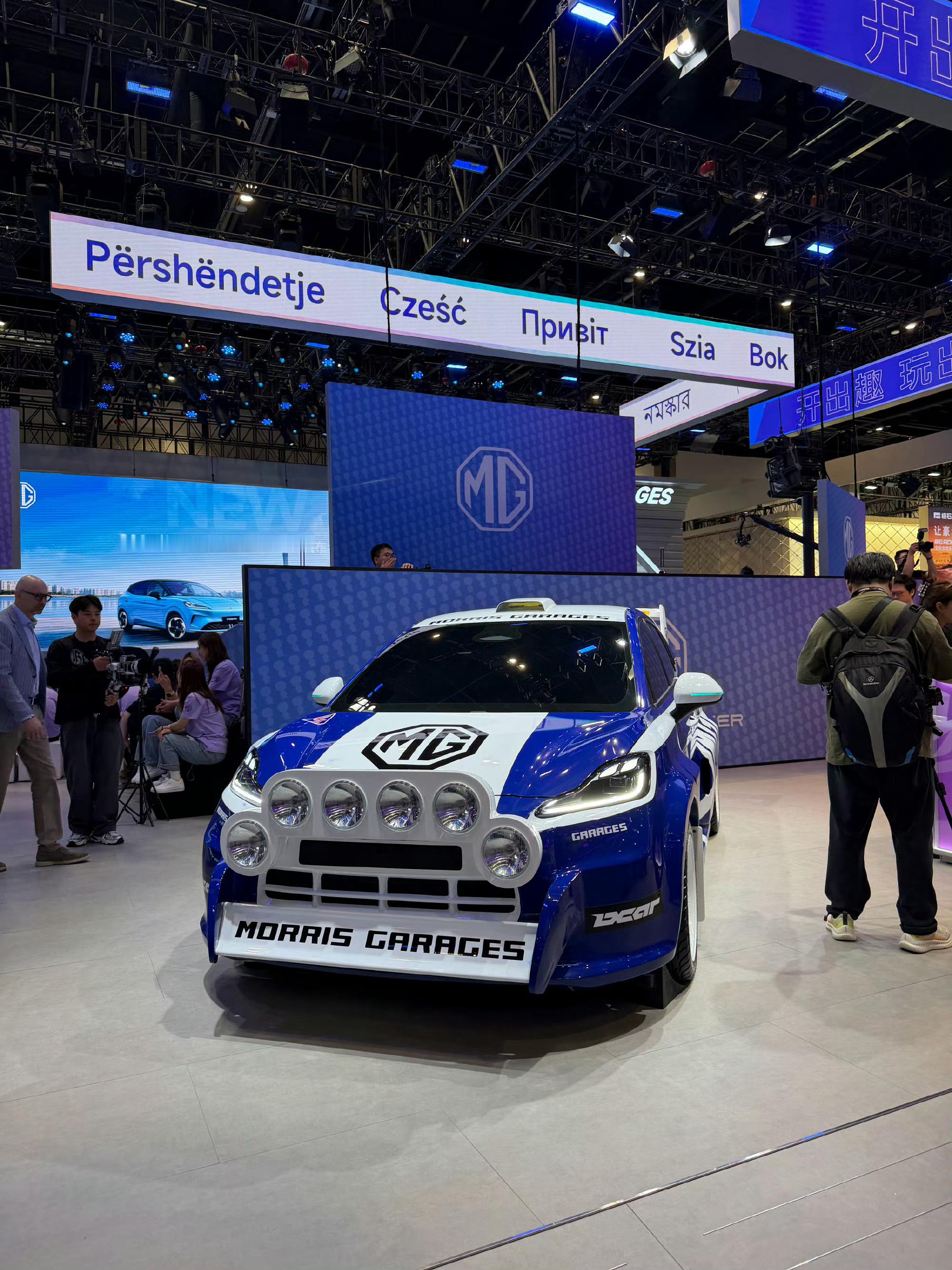 看完车展你更想买车了吗今年车展真的太让人上头了，现场全是狠活，看完直接把买车的欲