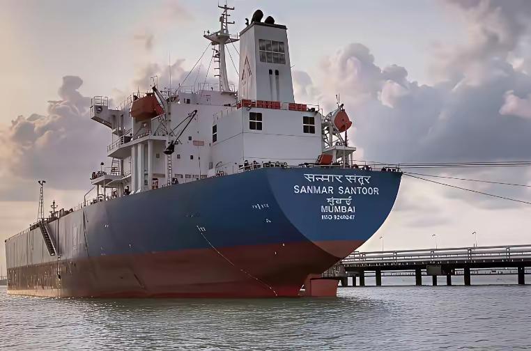 印度大型油轮被伊朗袭击后，双方交涉未果，伊朗美国都不怕，还怕印度，印度和以色列眉