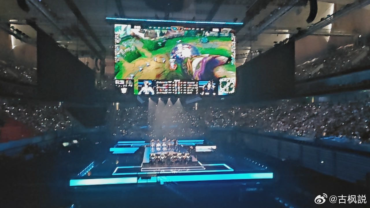 海洋网＆LPL，海洋网年轻活力的调性，和电竞玩家追求热爱、勇于挑战的感觉很契合。