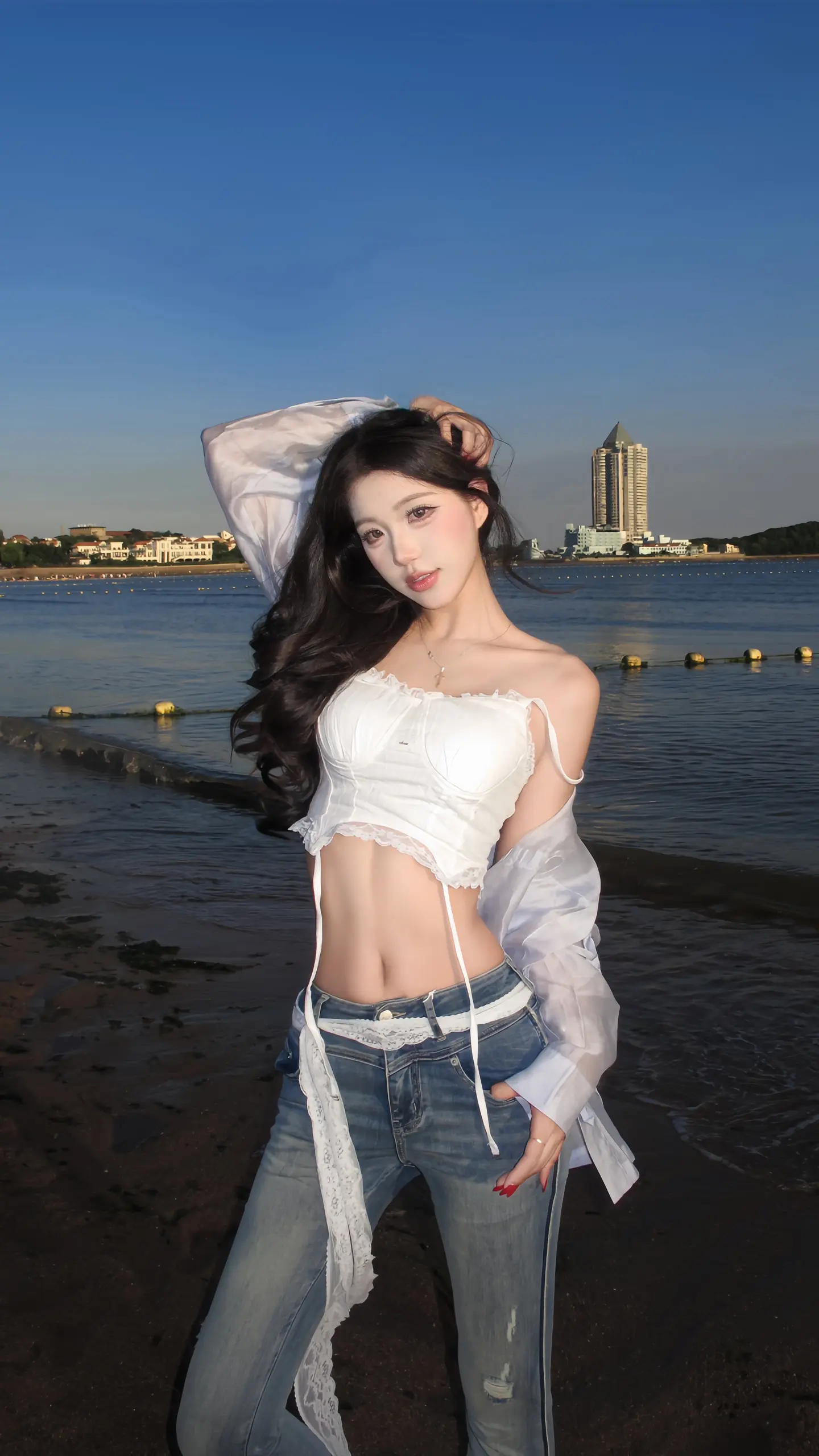潜入你的心里 想探索你的海域。