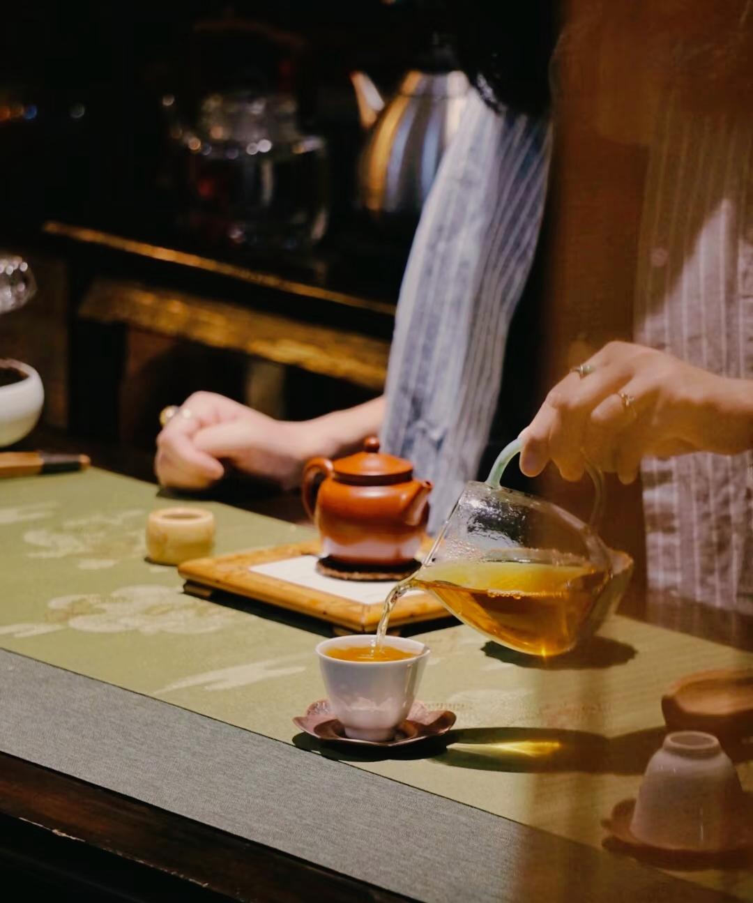 人到中年我才发现一个恐怖的人生真相：那天和我妈唠家常，我妈说邻居谁谁谁去世了，前