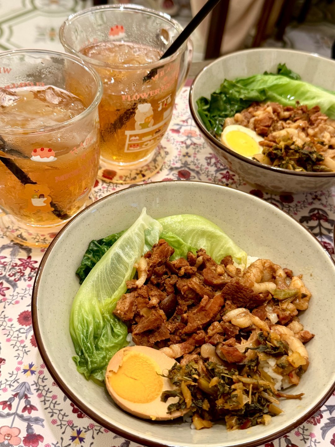 生活手记 美味的卤肉饭被饥肠辘辘的我一下就干光了，话说这个冬瓜茶真的让我很惊喜，