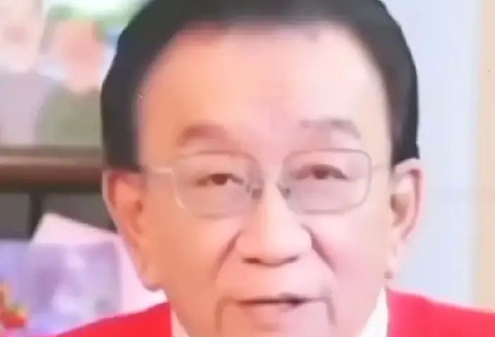 侯耀华自曝被网暴搞没了300万！
这数字听着都肉疼。
这哪是简单的口舌之争，分明