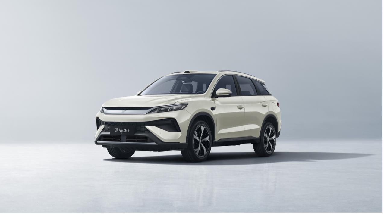 比亚迪宋Pro DM-i飞驰版正式上市，有以下信息点：
1、超级优享价9.99万