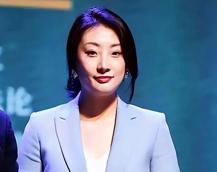 宗馥莉危险了

信托处理人这个身份很尴尬
最怕说不清。
宗馥莉作为执行人，
每个