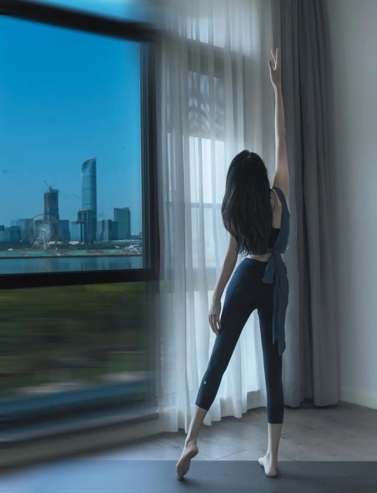 这个应该是最好看的背影吧！[耶][耶][耶]