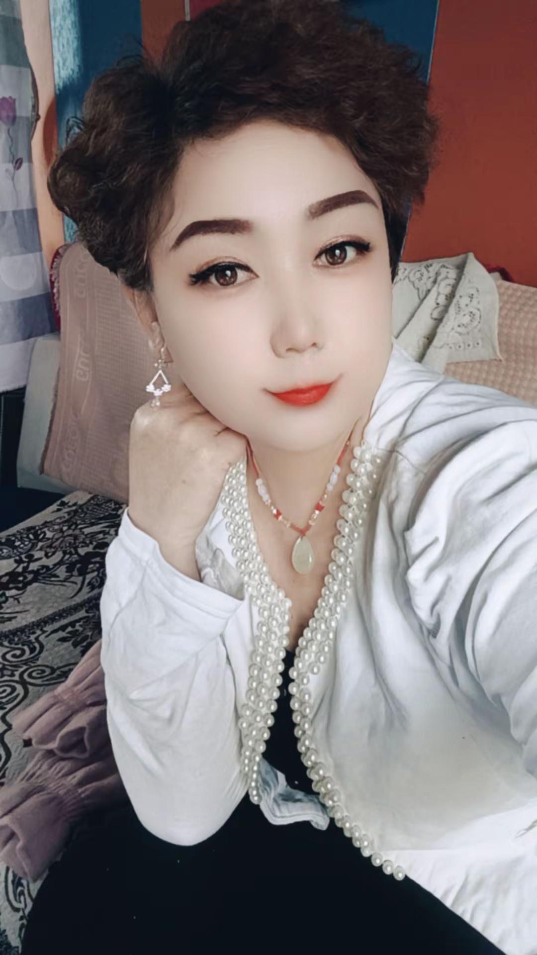 女人要有自己的风格 ，忙了一天，脚疼