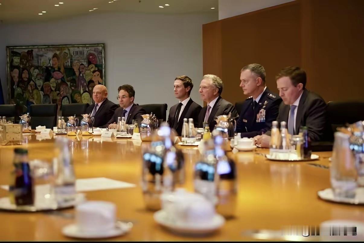 俄乌和谈，山重水复！近期，由美国推动的“和平计划”，正在积极讨论。但是，双方诉求