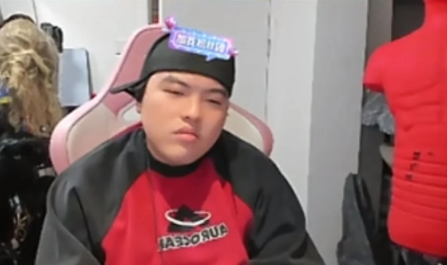 桃黑黑12个小时上了5颗星 不行了，仇人看到都要释怀了，感觉坠子都打瘦了