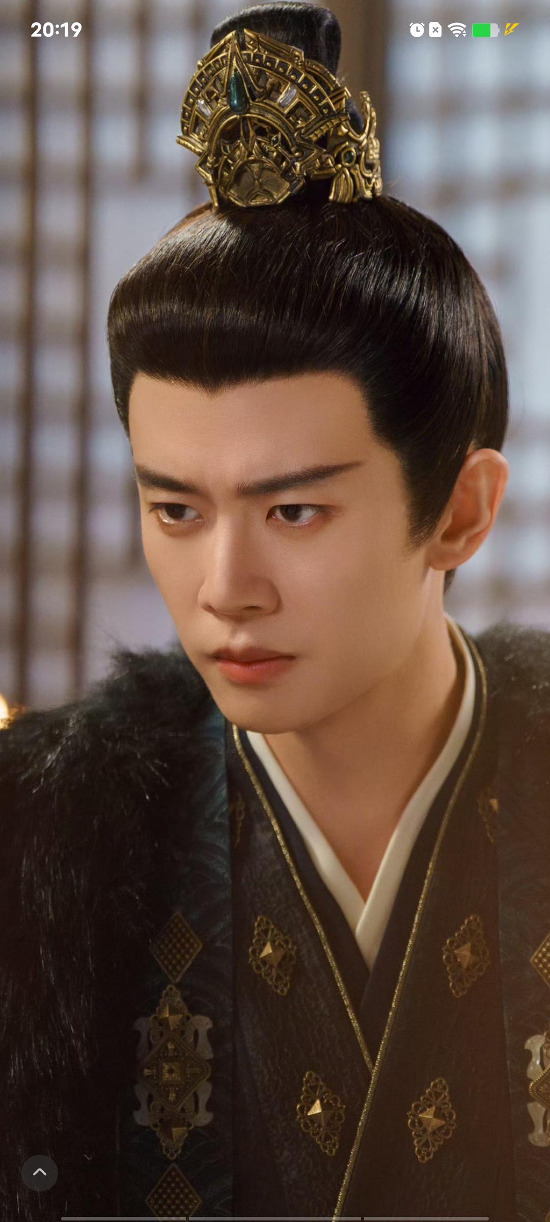 只能说任嘉伦和任嘉伦粉丝对待前公司的分手戏已经仁至义尽了。  拍摄时...