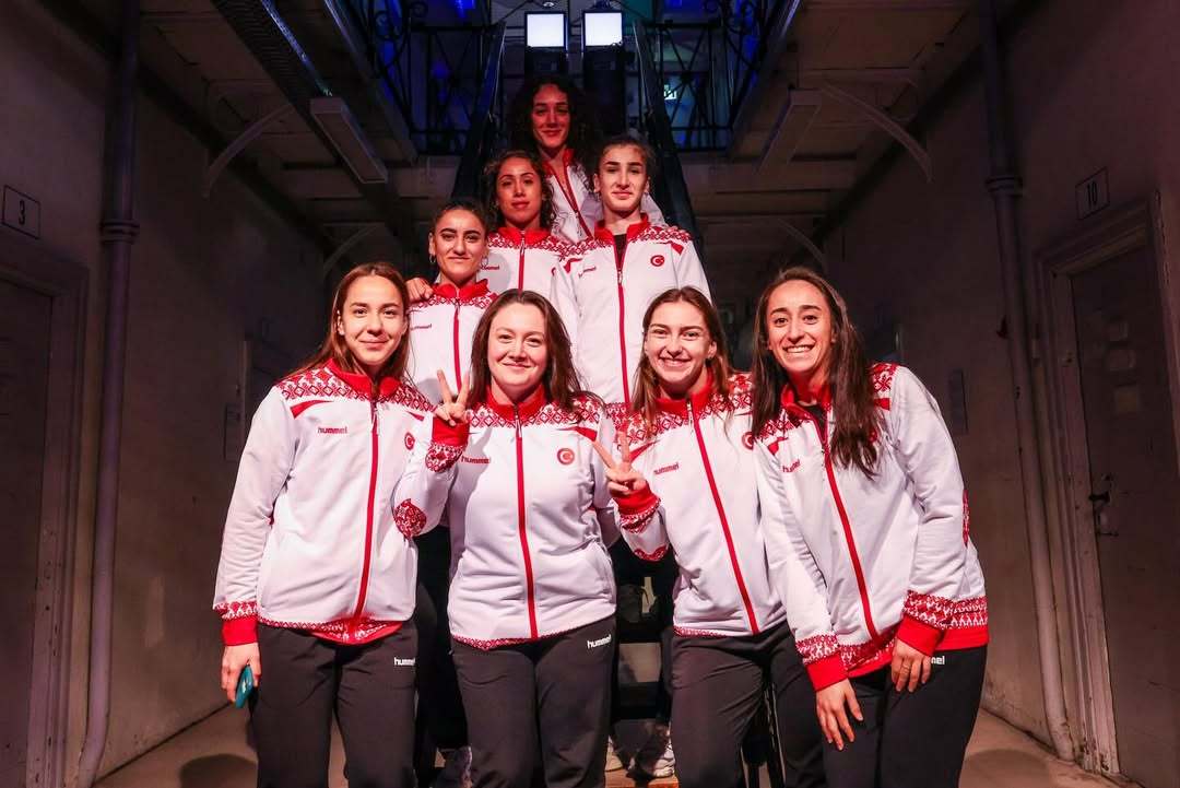 英法等欧洲协会晚宴合照2026年汤尤杯巅峰对决胜利在握羽毛球