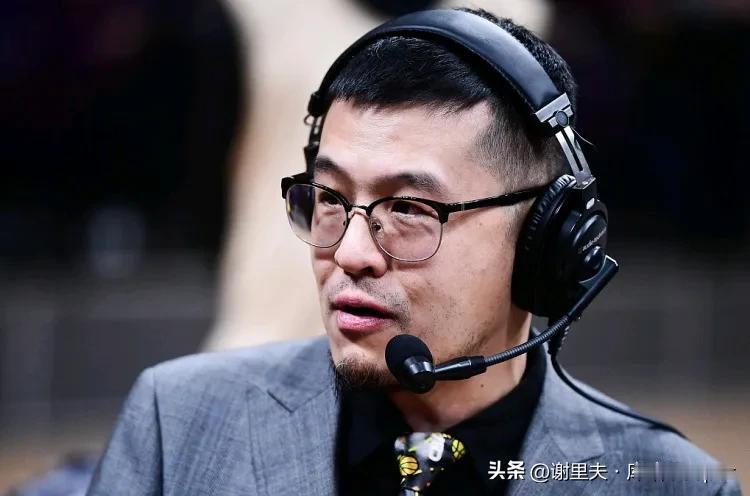 杨毅解说女篮打球化妆引争议！词条冲微博热搜，化妆不重要，关键你得保证能赢球硬道理