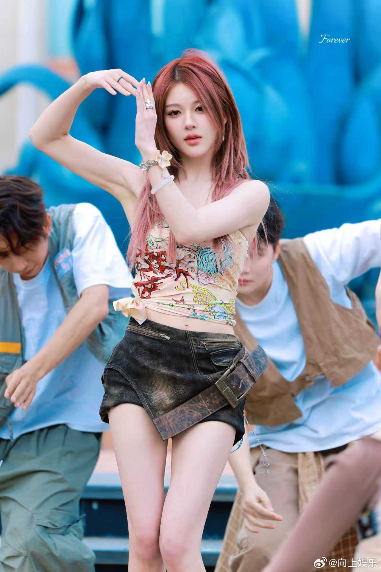 赵露思演唱会官宣节奏 赵露思演唱会官宣节奏有好期待和舞台上的露思见面呀，不知道这