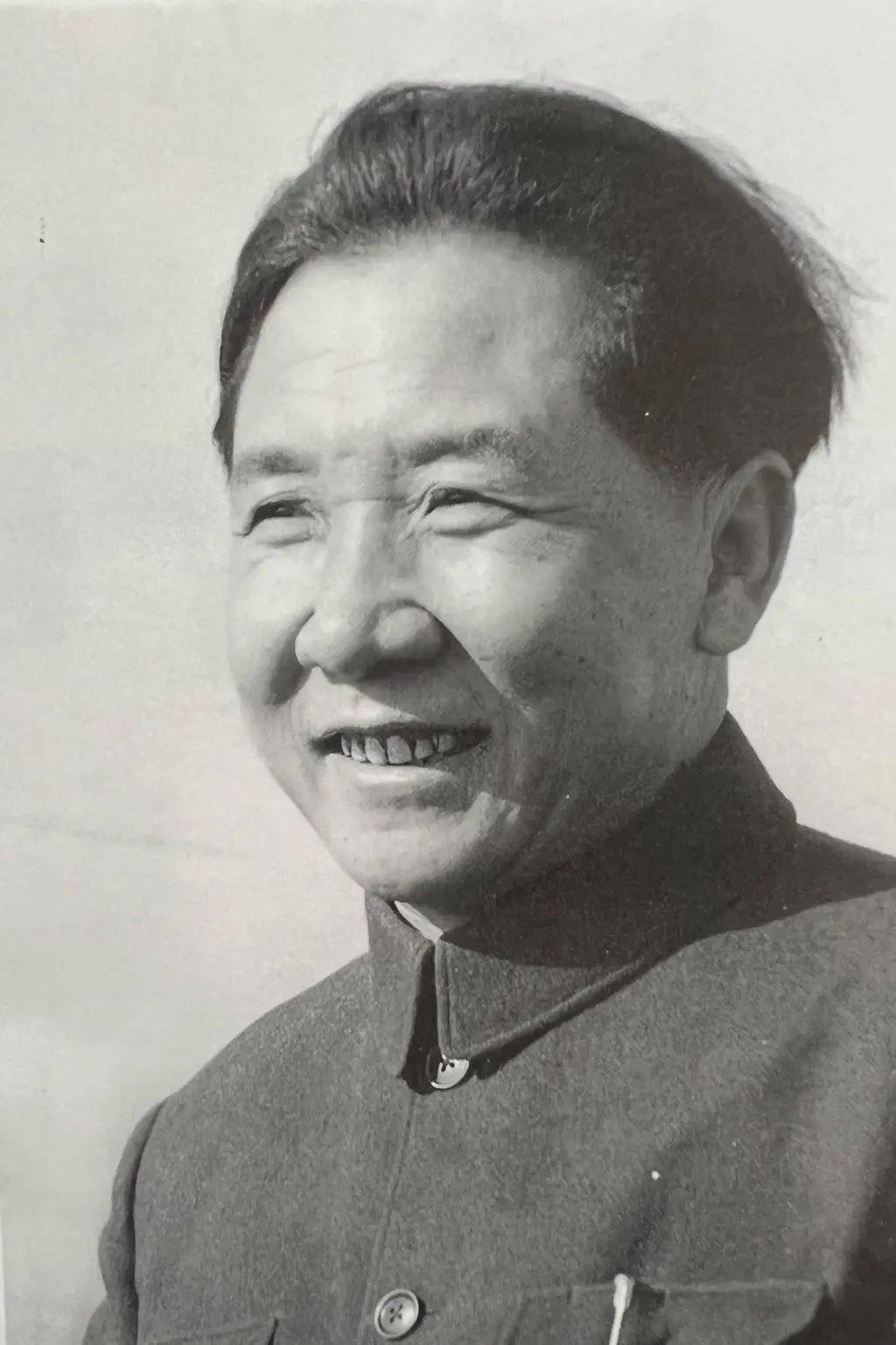 刘知侠（1918年—1991年9月），男，原名刘兆麟，笔名知侠，出生于河南省卫辉