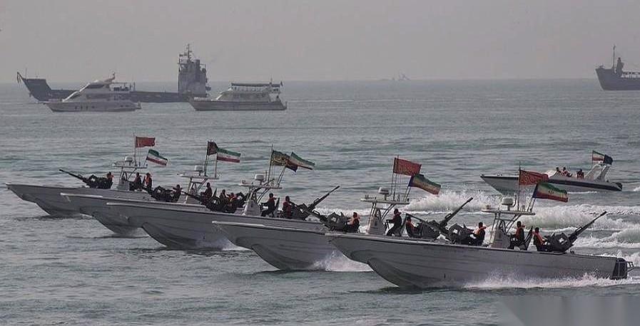 据说，《纽约时报》爆了个猛料：伊朗海军九成的家当，都被打沉了。
可结果呢？美军的