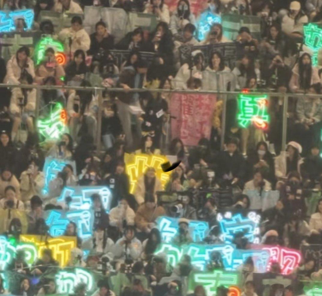 举黄就这样轻而易举找到自己撑杆真的特别重要！ 