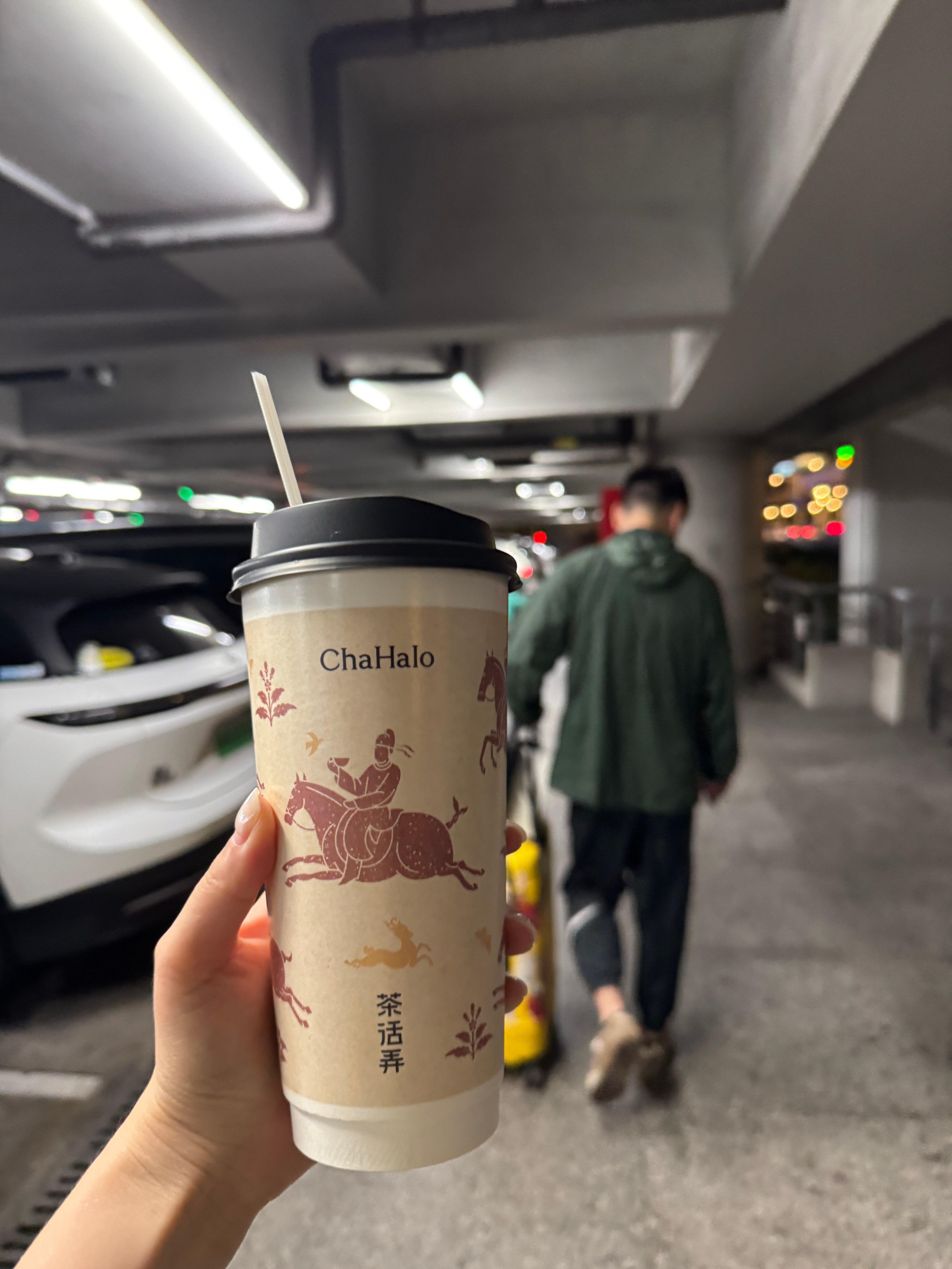 给辛苦的接机师傅打包一份上海没有的小甜水 上海