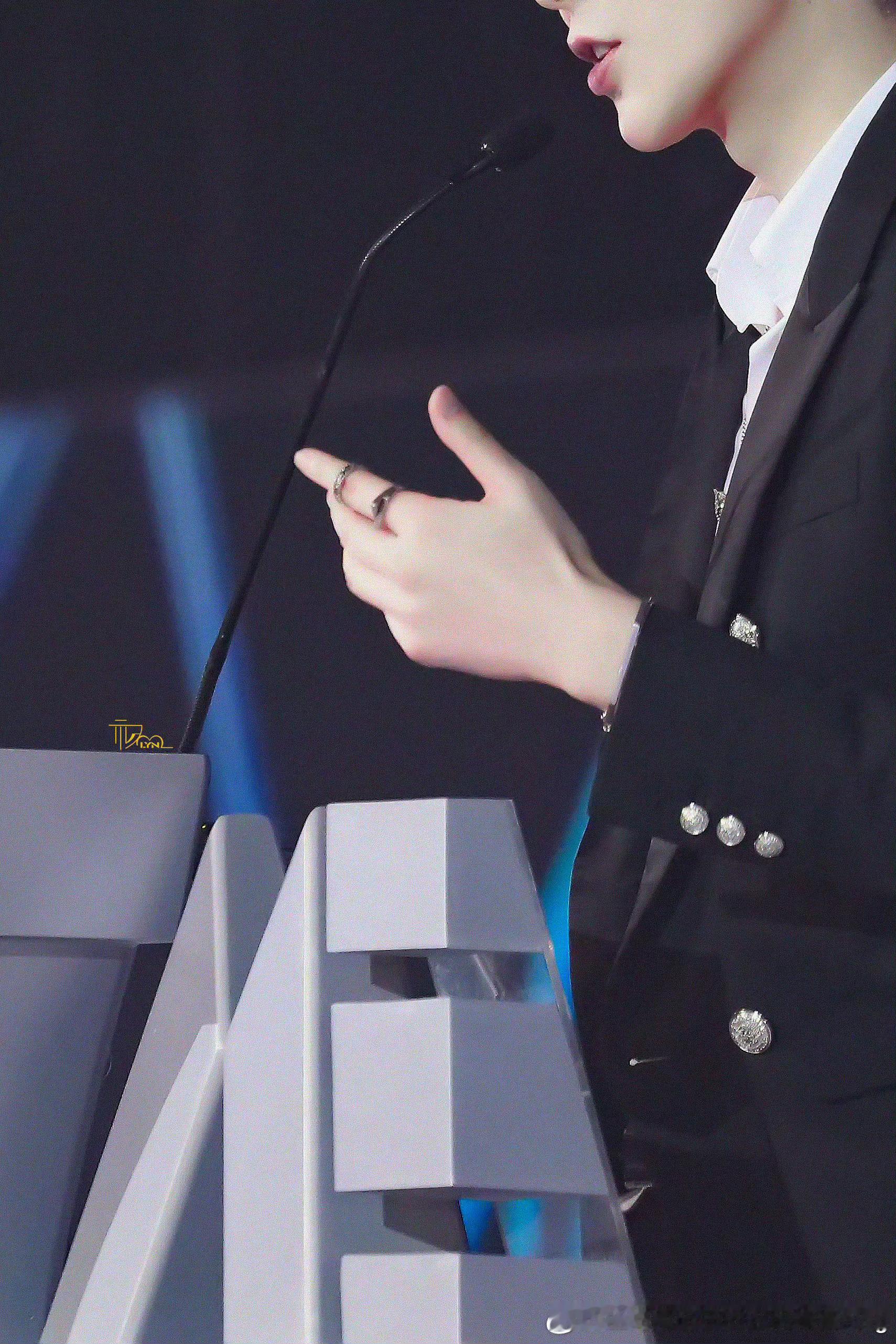 摩登兄弟 哦莫！这个手！这个嘴！