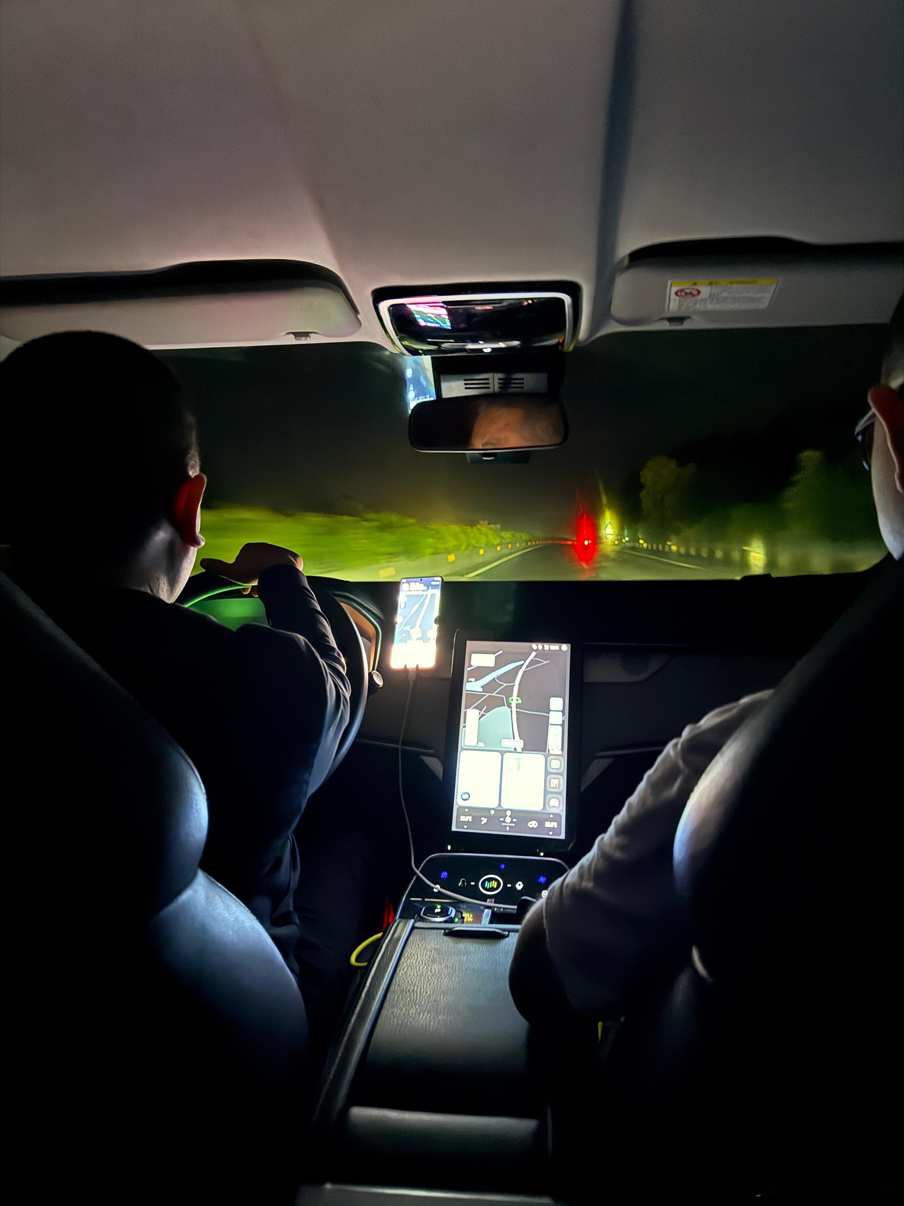 连续几天两点多睡、五六点起、工作条拉满我是已经到极限了，根据我对自己身体的了解，