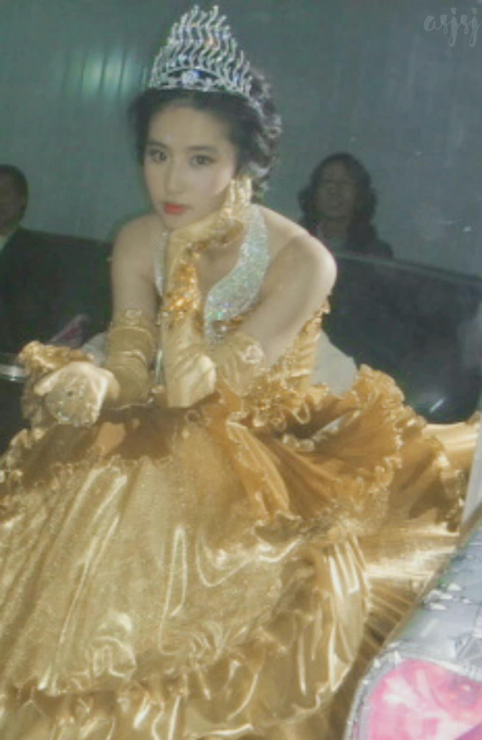 刘亦菲早期每一张都是公主 