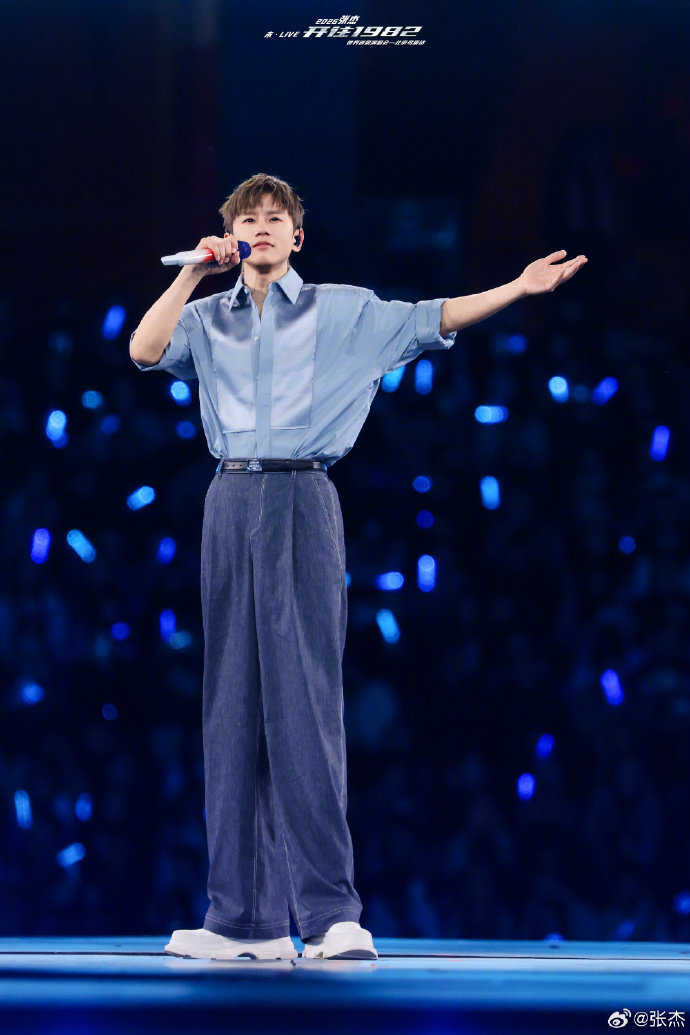 张杰鸟巢连开16场前的todo 直播直击张杰筹备现场，从节目编排到互动设计，每一