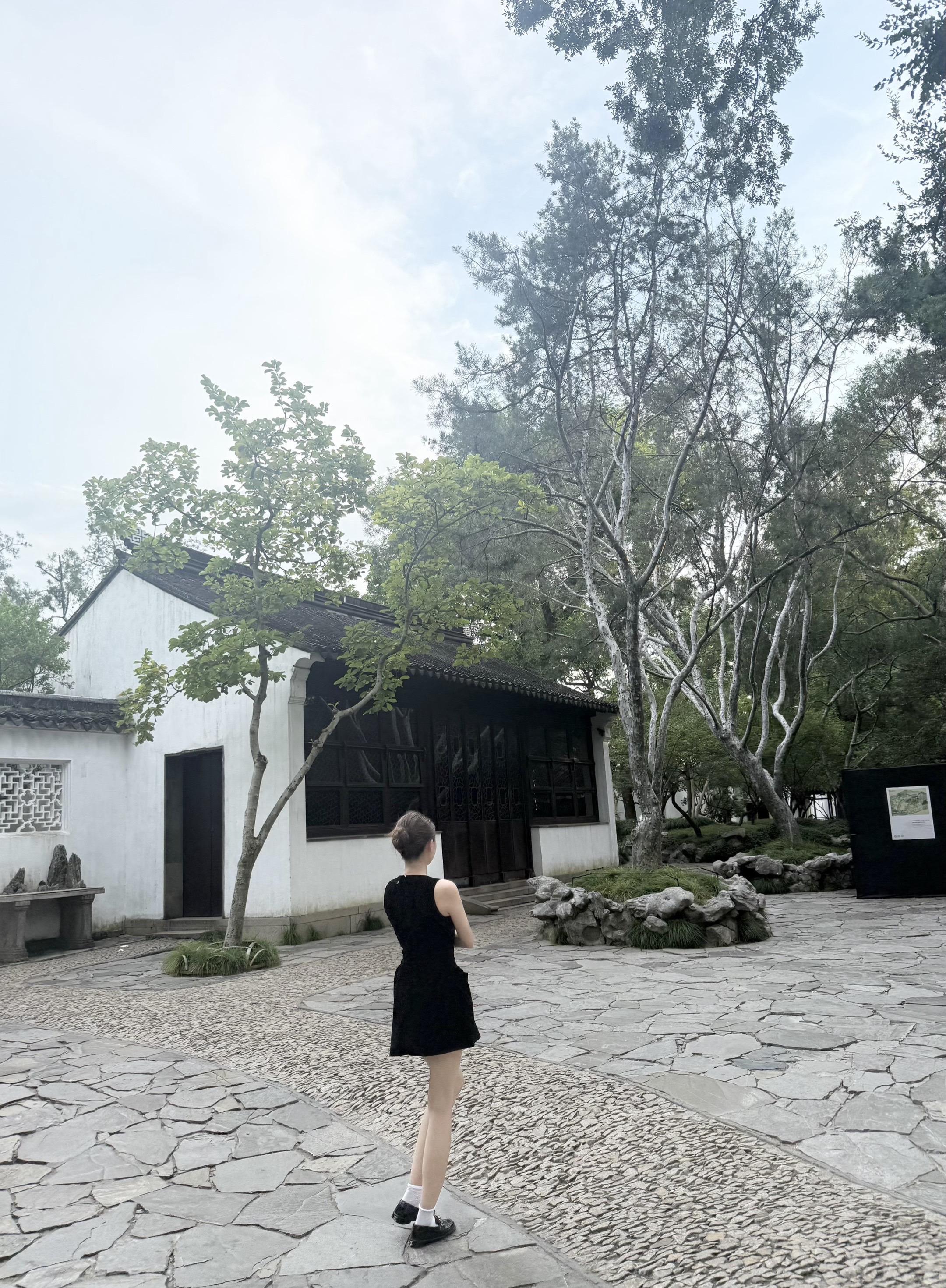 愿以诚挚之心 领岁月之教诲 没什么大彻大悟 无非是步步错 步步悟罢了