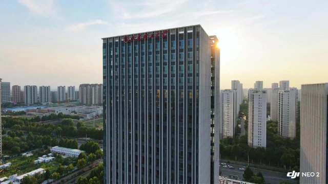航拍山东理工大学，齐创大厦太出片了！#山东理工大学##淄博##大疆neo2##大疆无人机跟拍日记#