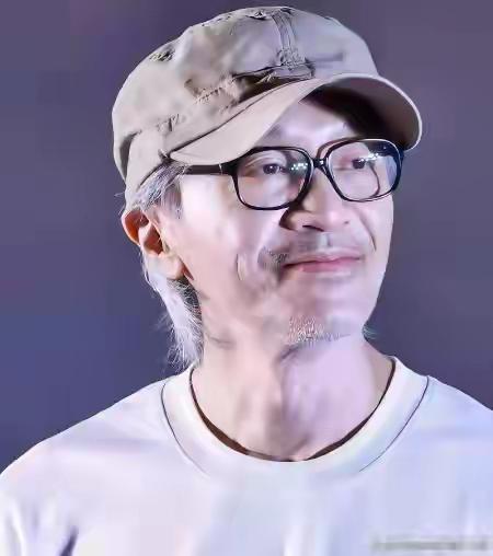 这老大爷的面相挺喜庆，是谁？你能认出来吗？