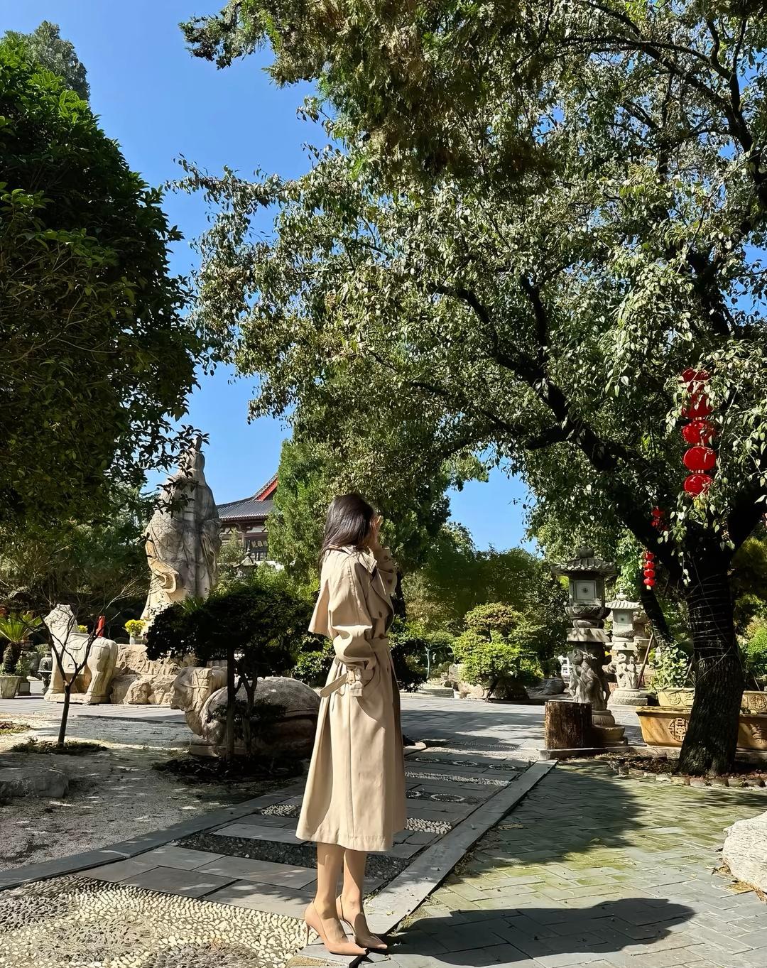 在古风园林中漫步，感受岁月静好