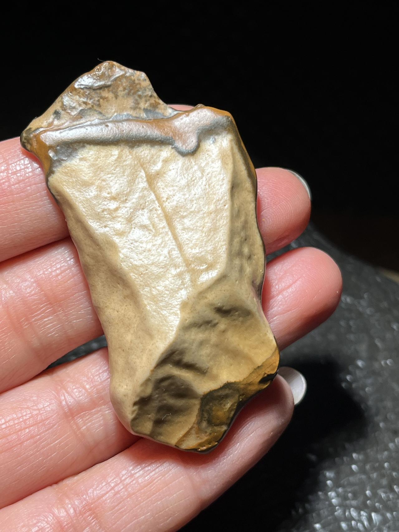 大自然鬼斧神工的杰作，色彩斑斓的石头，令人惊叹！奇形奇石 带纹路的石头 石头的美